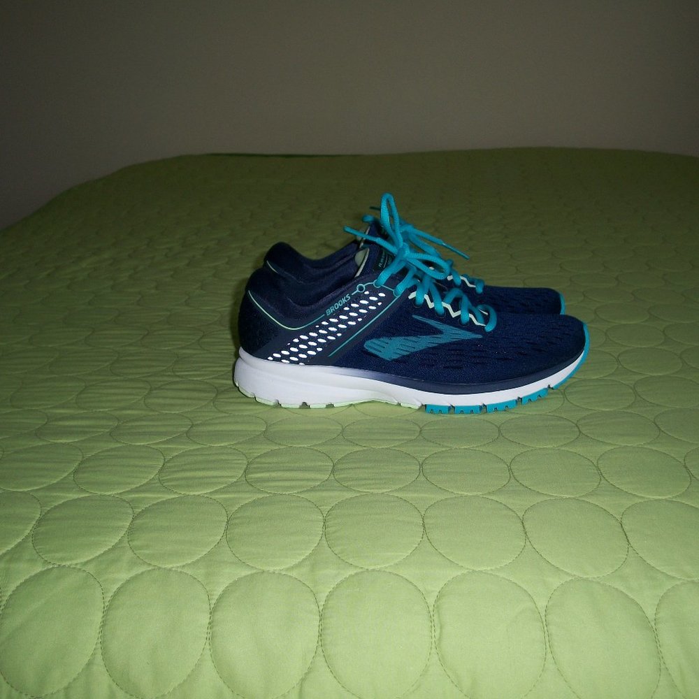 Brooks Ravenna 9 Size 7